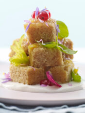 Pan di spagna al latte di mandorle con crema di cocco e vaniglia