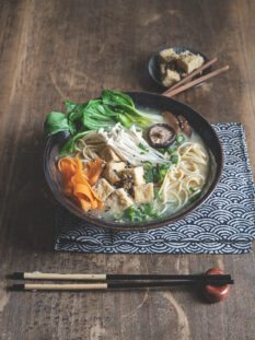 Ramen vegetariano al tofu