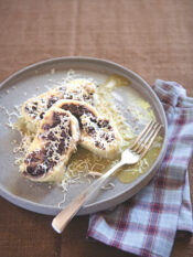 Strucolo in straza di patate e radicchio
