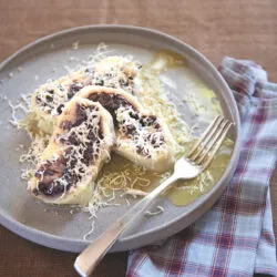 Strucolo in straza di patate e radicchio