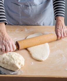 tirare la pasta dei pici