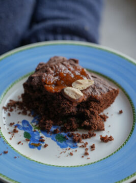 BROWNIES INTEGRALI AL CACAO E COMPOSTA DI ALBICOCCHE