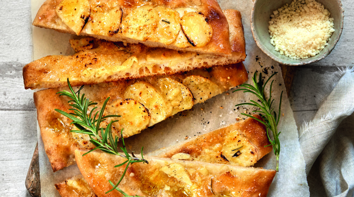 Pizza con patate al rosmarino
