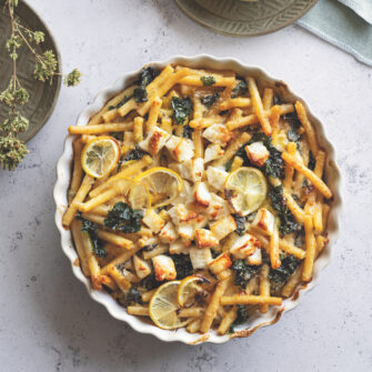 Sedanini con limone, porri, cavolo riccio e halloumi