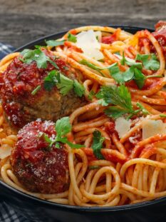 POLPETTA - Traditional American spaghetti with meatballs and tomato sauce