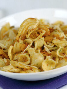 Orecchiette con le briciole al profumo di limone