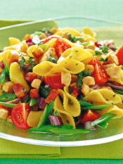 Fiocchi d'amore con dadolata di pollo e bacon