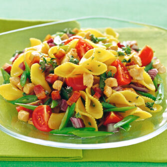 Fiocchi d'amore con dadolata di pollo e bacon