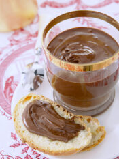 crema spalmabile cioccolato e nocciole