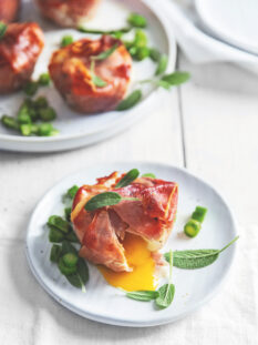 Cestini di uova al prosciutto crudo toscano