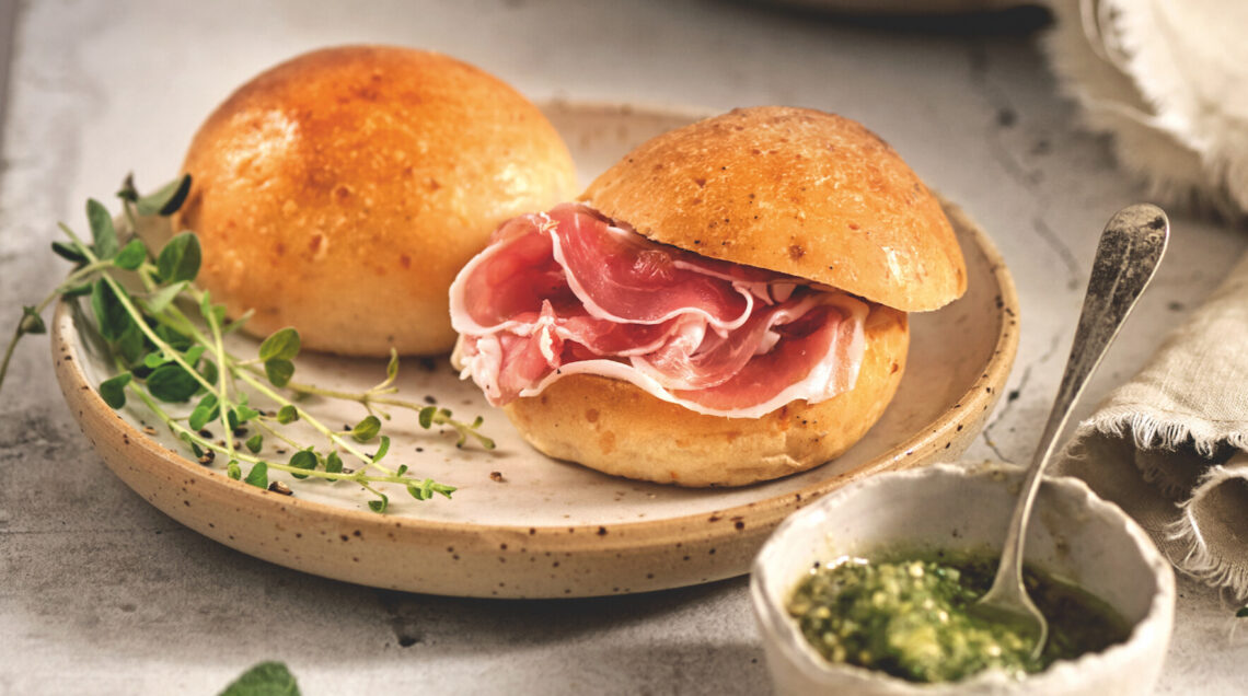 Paninetti con pesto di salvia