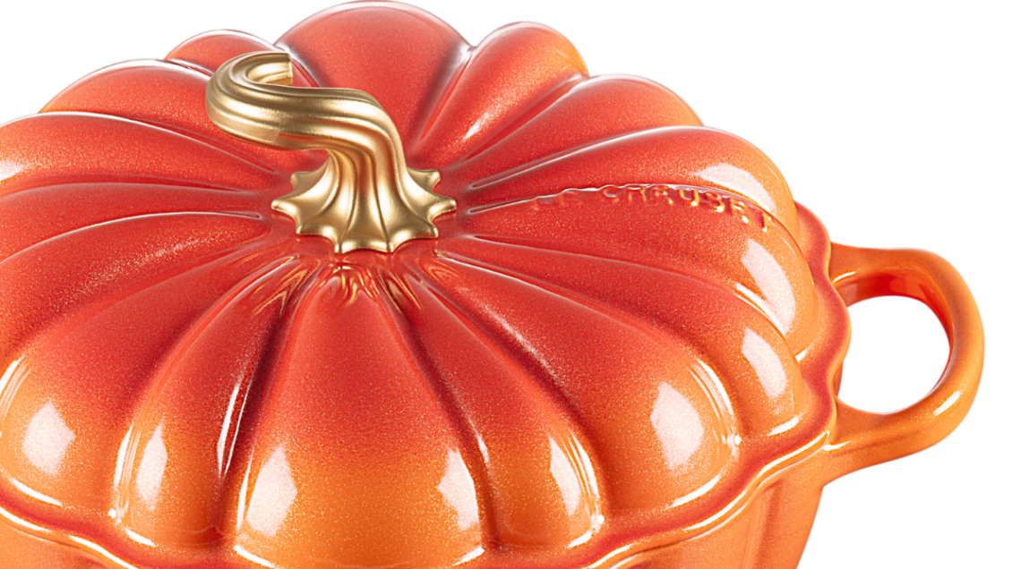 La pentola a forma di zucca della linea Flamme Dor&egrave;e di Le creuset
