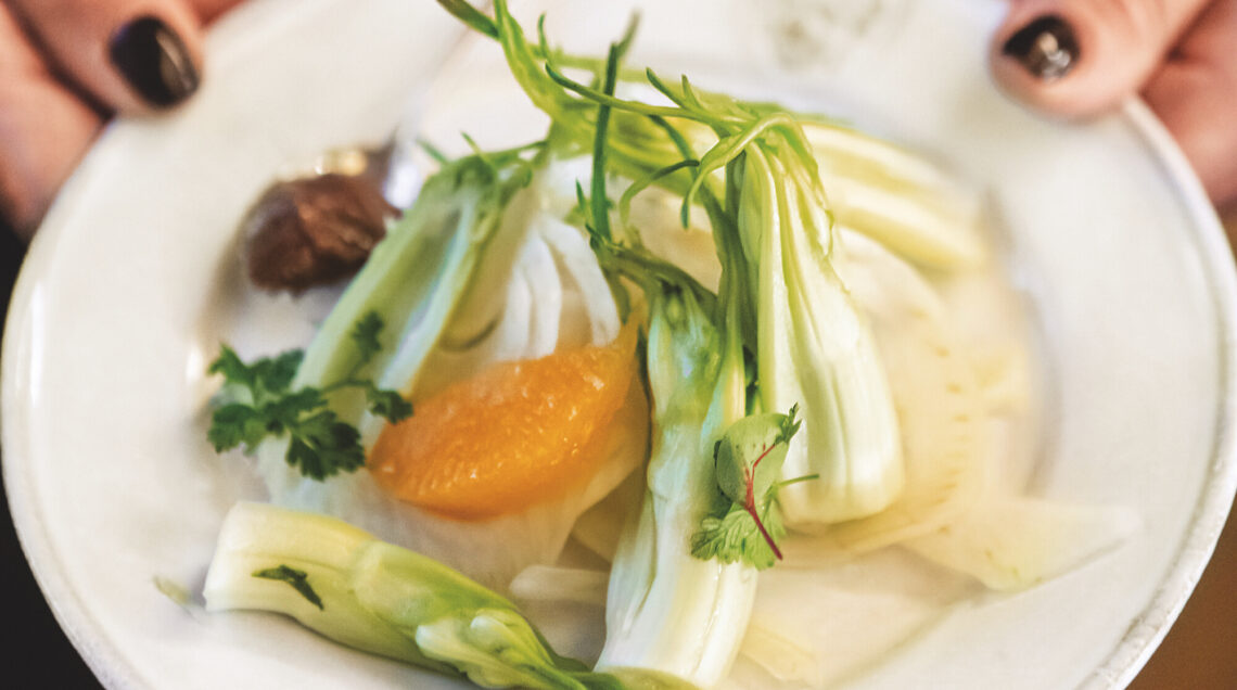 Pinzimonio di puntarelle, finocchi, arance e pesto d'acciuga