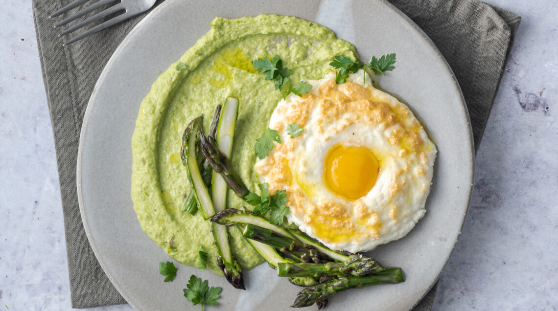 Uova Nuvola Con Gli Asparagi - Scatto Singolo -