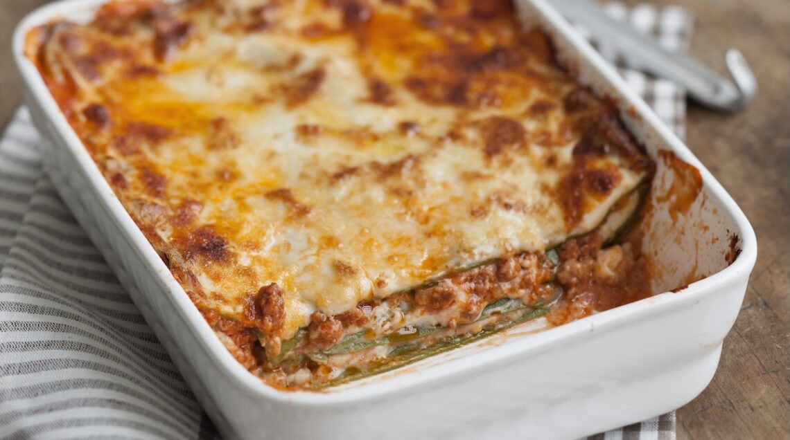 teglia con lasagne alla bolognese
