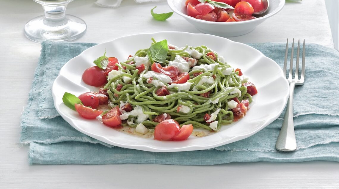 tagliolini al basilico con burrata