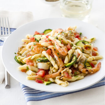 pasta con crostacei e molluschi allo zenzero