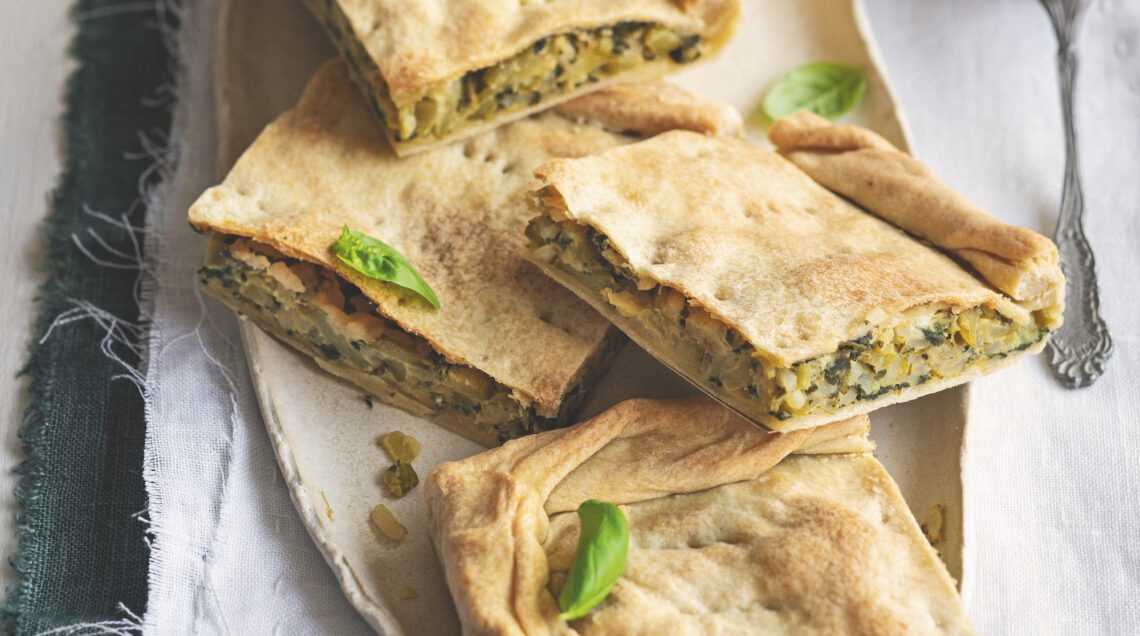 Torta di riso, zucchine e bietole