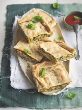 Torta di riso, zucchine e bietole