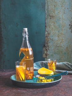 Kombucha aromatizzato al mango in bottiglia