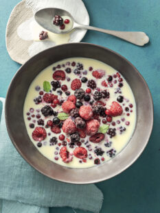 coppa di frutti e crema al cioccolato