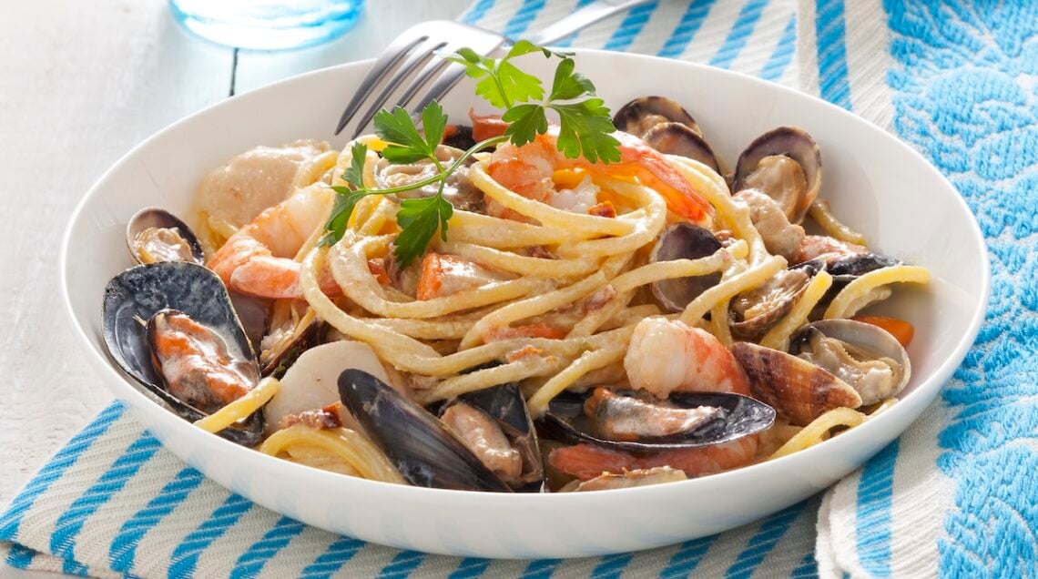 Carbonara di mare con crema di ricotta