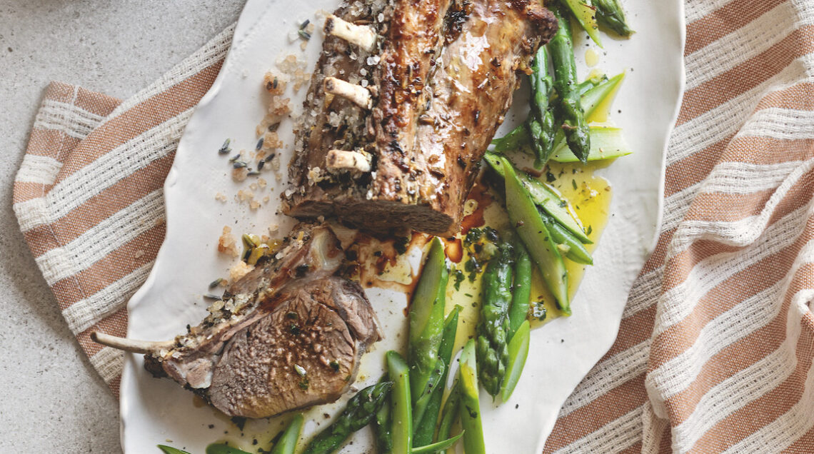 Carré alla menta in crosta di sale alla lavanda