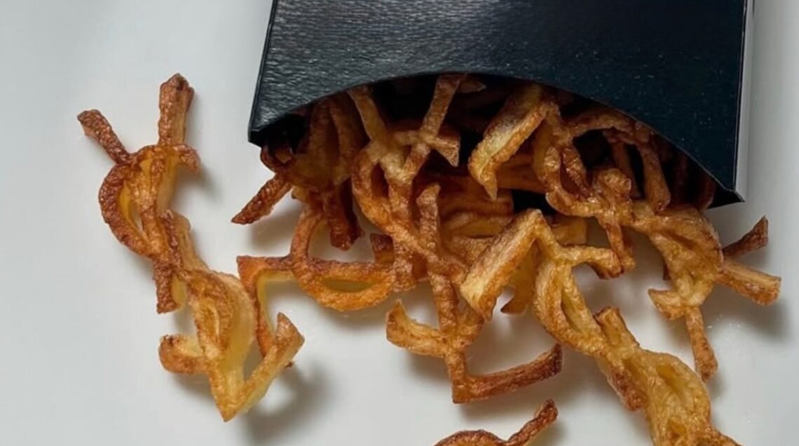 Lea-Maltese patatine fritte a forma di logo YSL