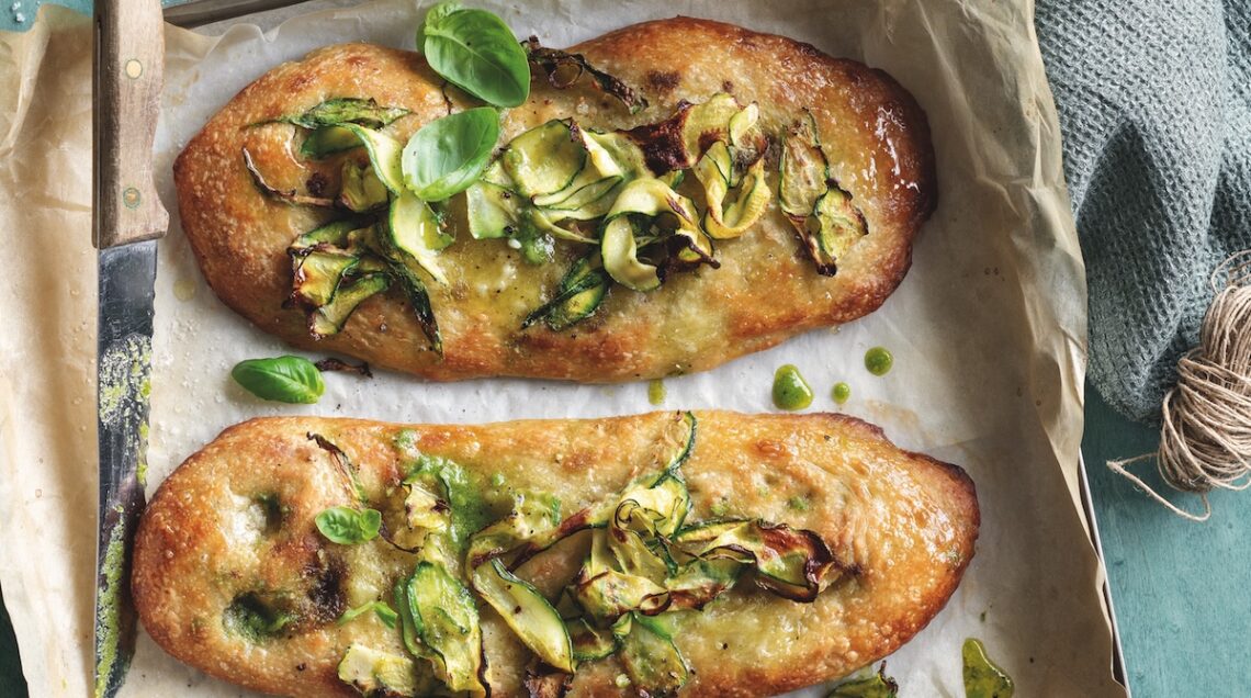 Lingue al pesto con zucchine marinate