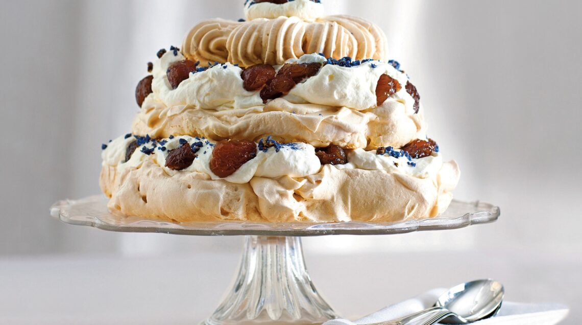 Meringata con violette candite