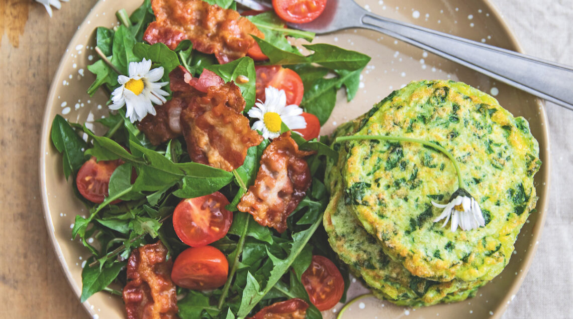 Frittatine alle erbe e tarassaco: l’antipasto con erbe di campo