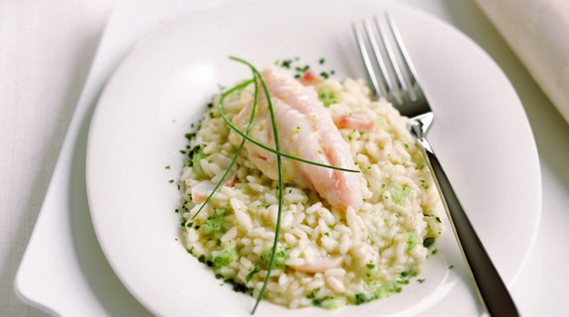 Risotto con filetti di tinca e cipolle stufate