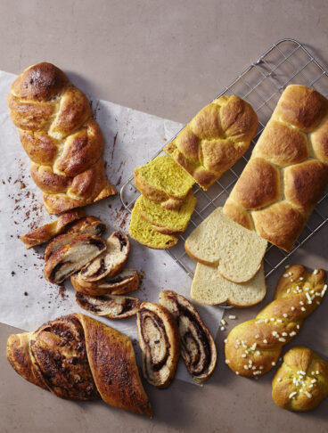 trecce dolci e salate su tavolo