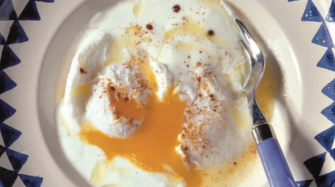 uova-alla-turca-con-yogurt