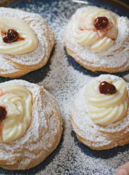 Zeppole con crema e amarene