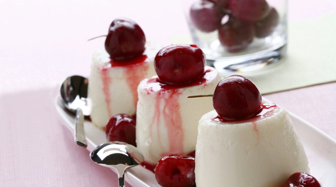 Cremini alle ciliegie: dolci al cucchiaio soffici, leggeri e senza glutine