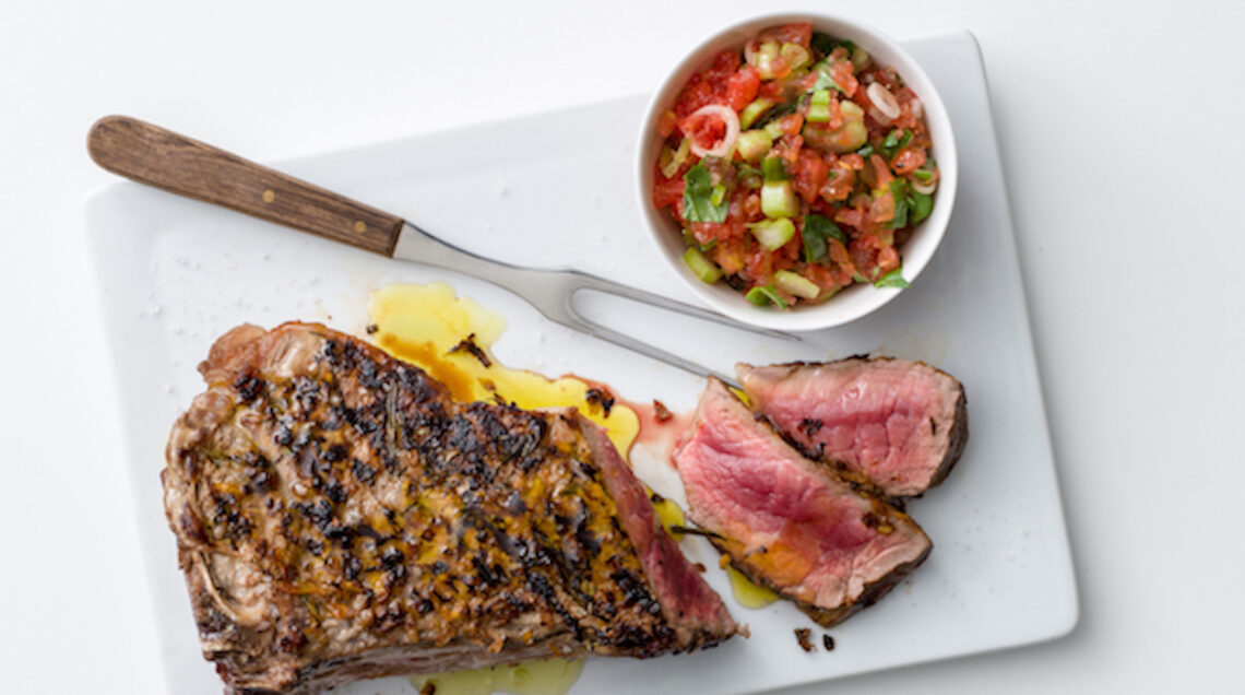 tagliata di manzo al pepe con scalogno e agrumi