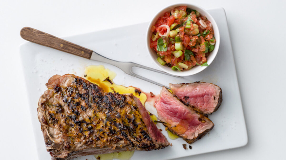 Tagliata di manzo al pepe con profumo di agrumi