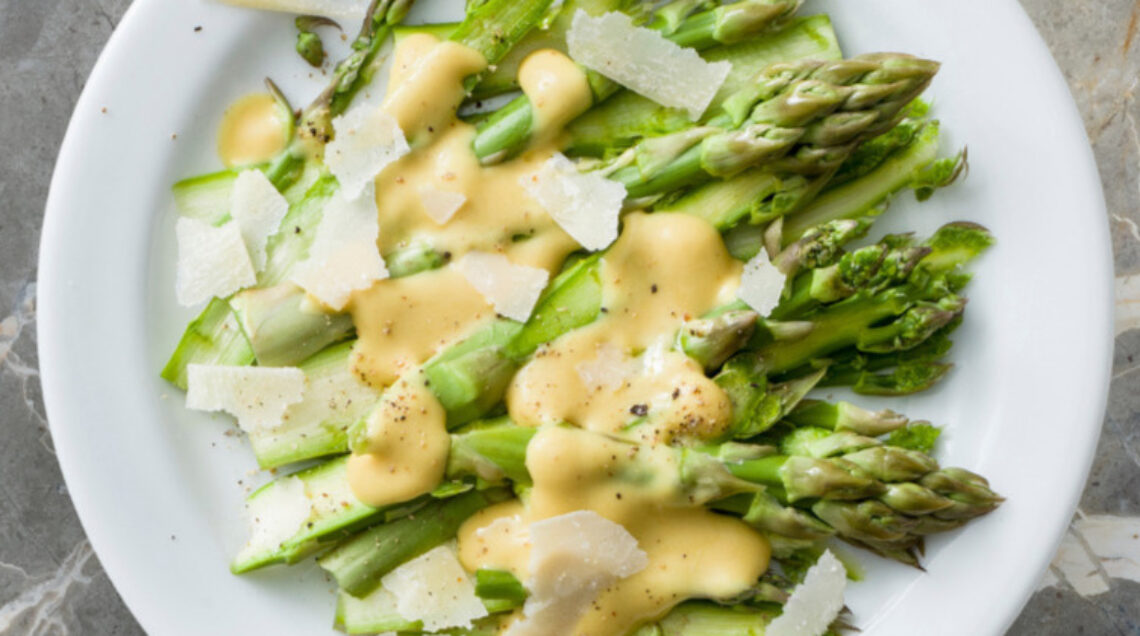 Insalata di asparagi crudi: il contorno veloce e crunch