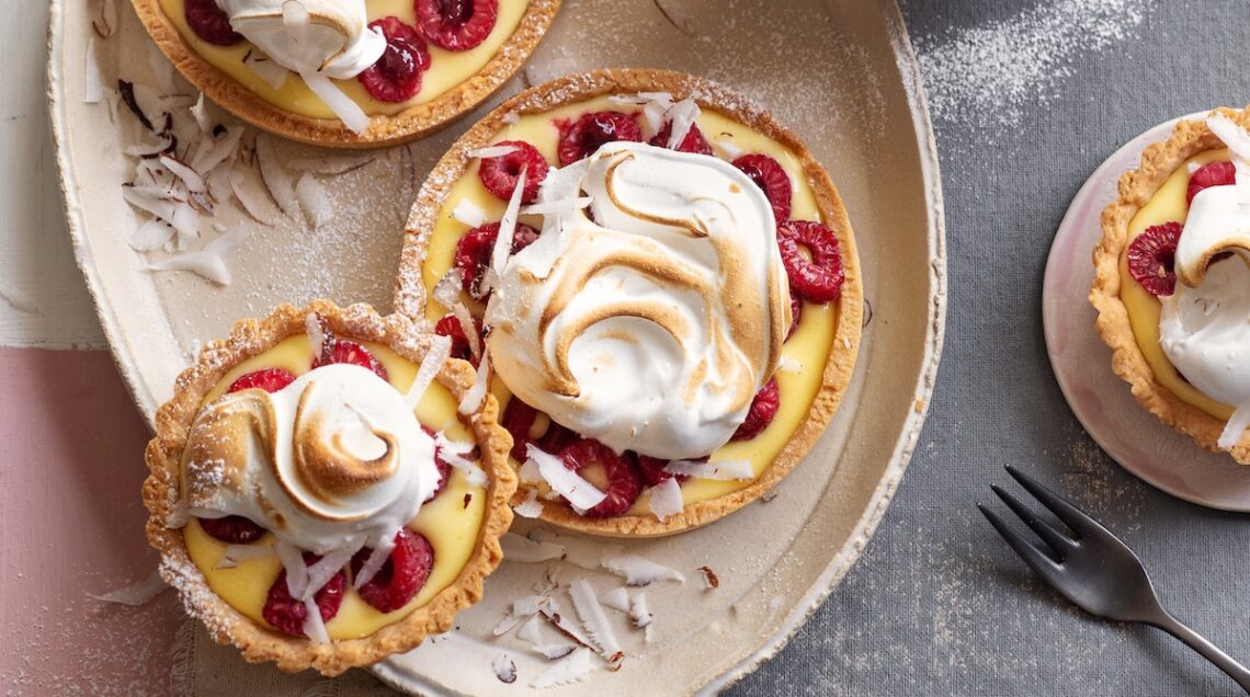 Crostatine meringate al limone e cocco