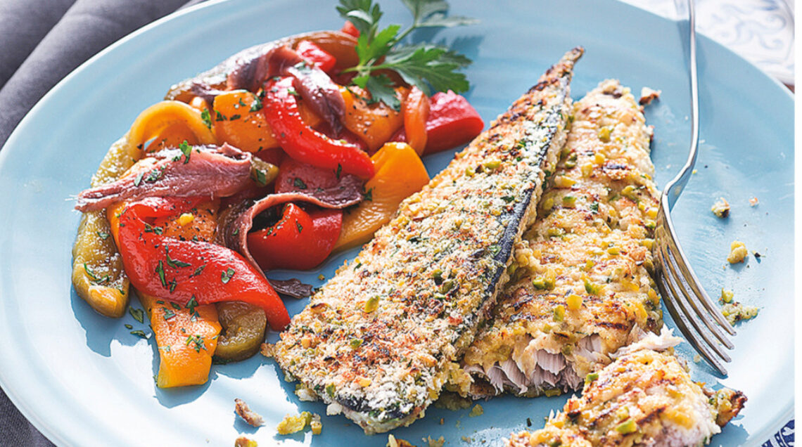 Sgombro croccante al pecorino con peperoni al balsamico