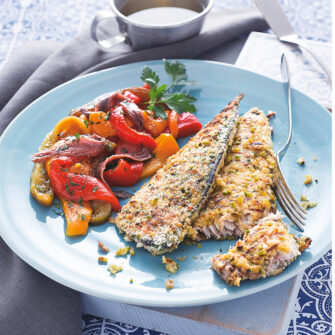 Sgombro croccante al pecorino con peperoni al balsamico