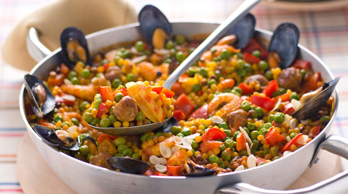 regola sarda in stile paella, con pesce e pollo