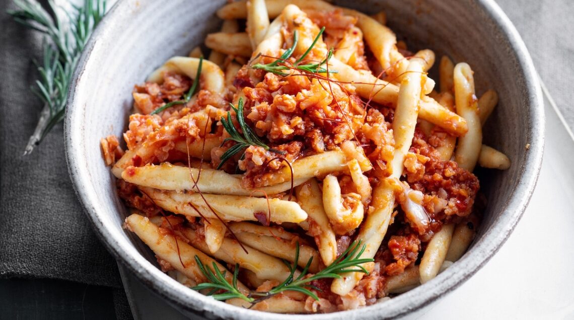 Maccheroni al ferretto con ragù di cavolfiore e 'nduja