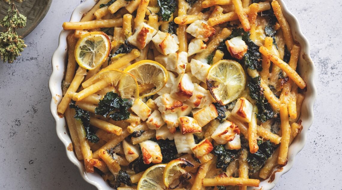 Sedanini con limone, porri, cavolo riccio e halloumi