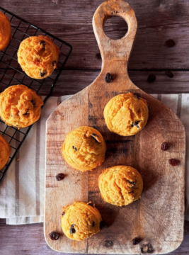 biscotti con farina di mais e uvetta