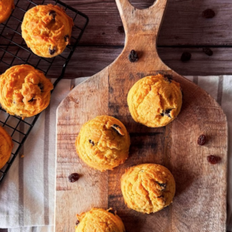 biscotti con farina di mais e uvetta
