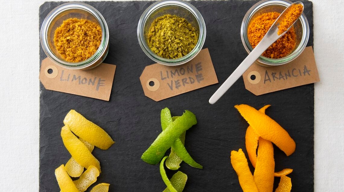 scorze di agrumi essiccate