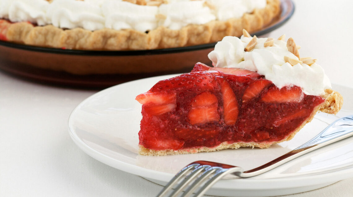 fetta di torta di fragole