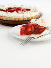 fetta di torta di fragole